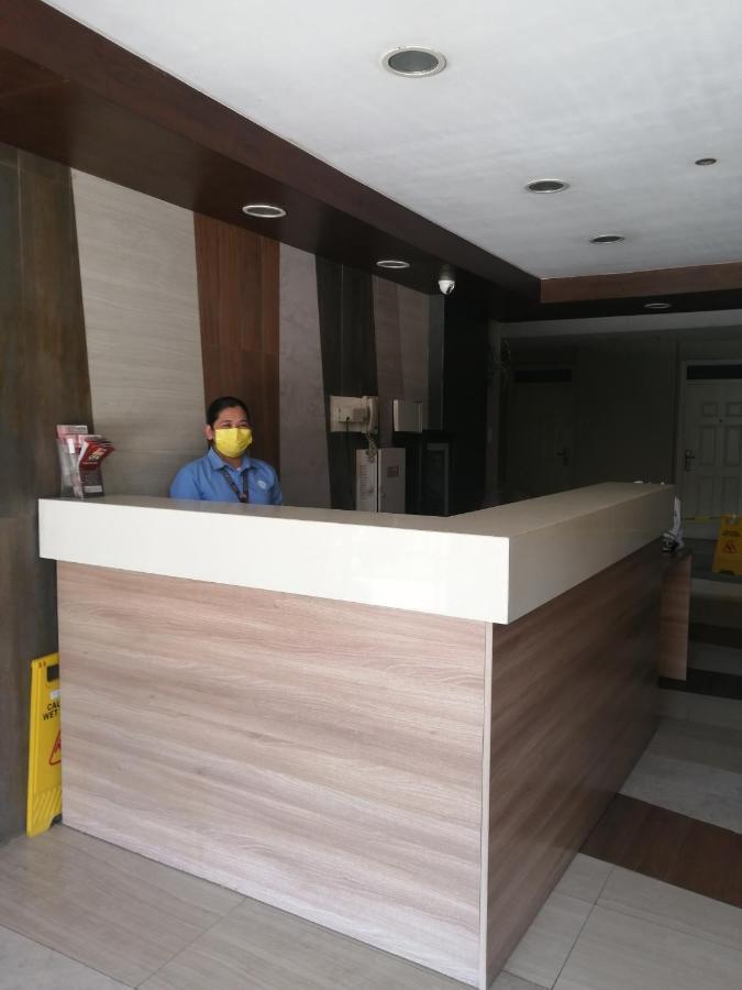 Condo Azur Suites: Stylish Airport Retreat with Netflix and Luxe Pool Lapu-Lapu City Exterior photo