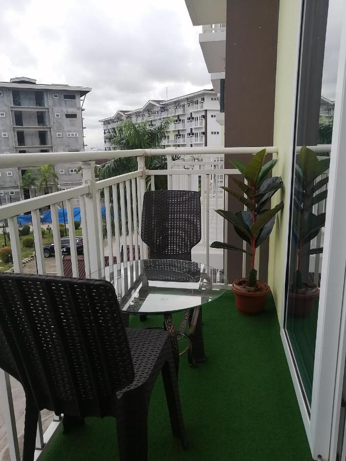 Condo Azur Suites: Stylish Airport Retreat with Netflix and Luxe Pool Lapu-Lapu City Exterior photo