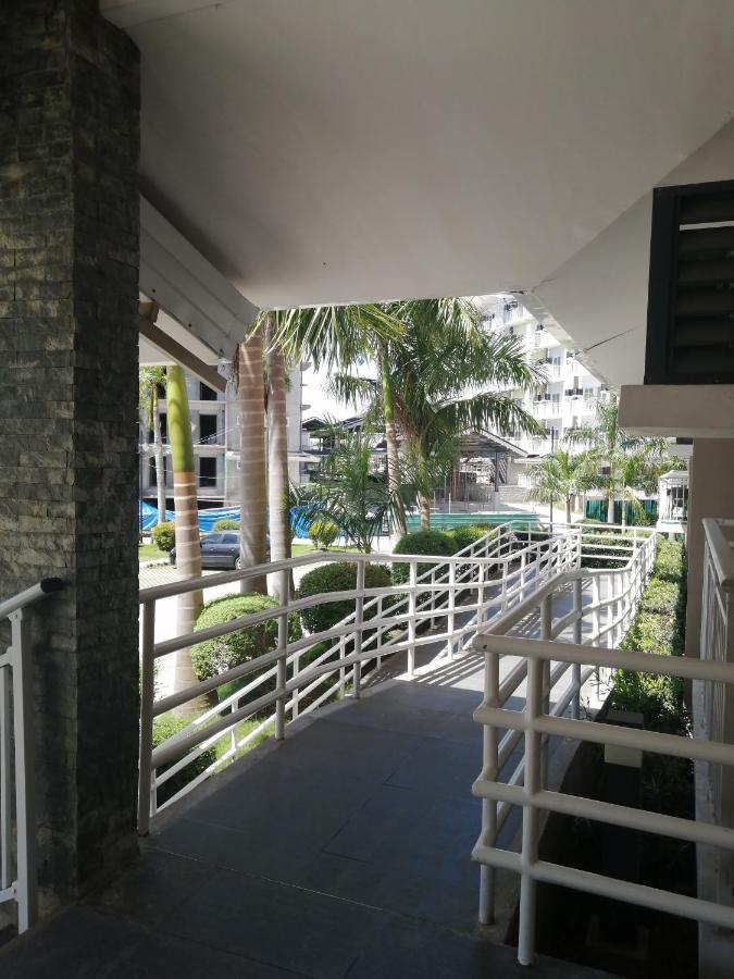 Condo Azur Suites: Stylish Airport Retreat with Netflix and Luxe Pool Lapu-Lapu City Exterior photo